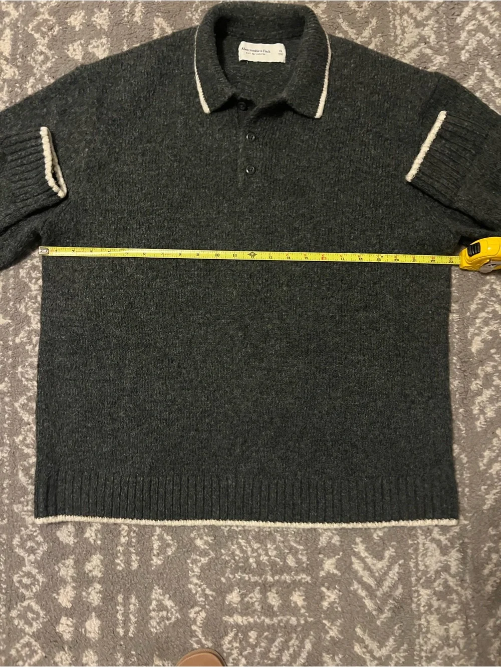 Abercrombie & Fitch Dark Gray Crewneck Polo Sweater with Cream Trim size XL